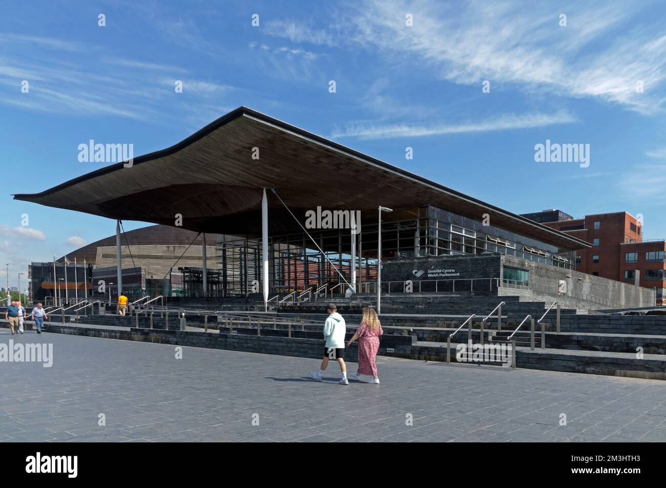 Senedd-Gebäude, walisisches Regierungsgebäude. Cardiff Bay. Entworfen vom Pritzker-Preisträger, dem Architekten Lord Rogers von Riverside. 2022 Stunden Stockfoto