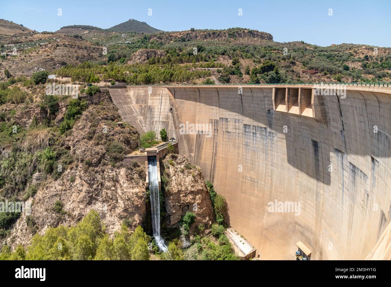 Der Beznar-Damm im Lecrin-Tal in Andalusien, Spanien Stockfoto