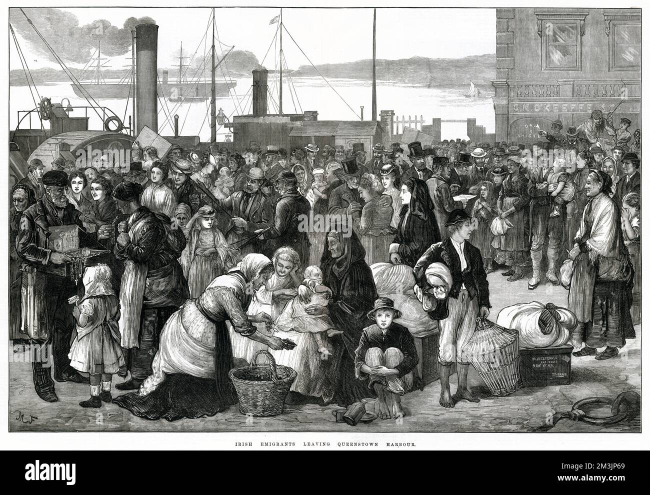 Eine große Menge irischer Emigranten versammelt sich im Hafen von Queenstown und ist bereit, sich auf ein neues Leben in Amerika vorzubereiten. Datum: 1874 Stockfoto