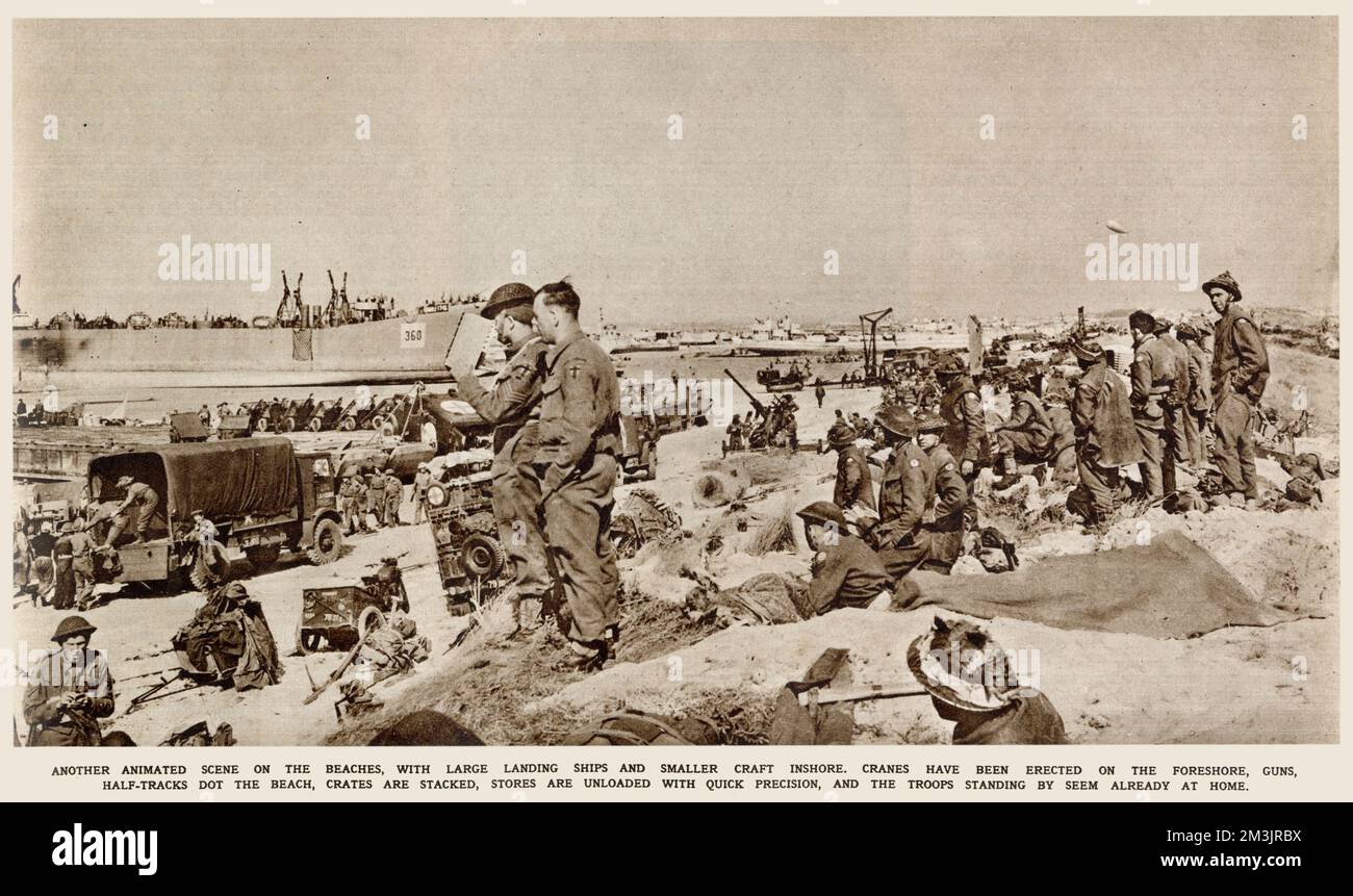 Das Abladen von Vorräten an einem der Strände der Normandie, kurz nach der Invasion der Alliierten am D-Day, 6. Juni 1944. Stockfoto