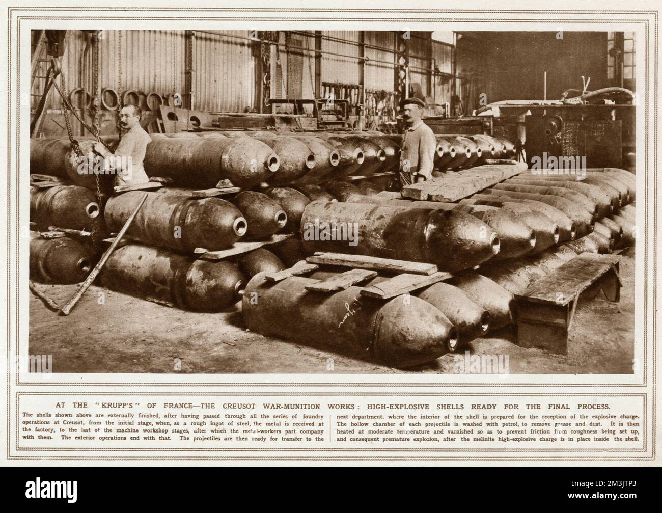 Hochexplosive Granaten, bereit für den endgültigen Prozess in Creusot Stockfoto