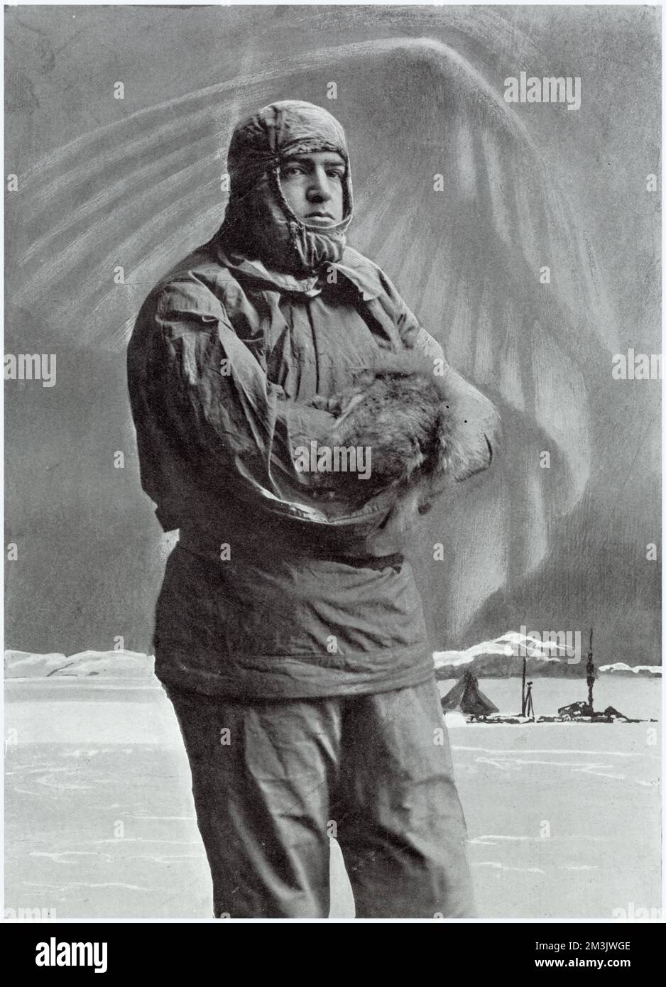 Sir Ernest Henry Shackleton (1874-1922), britischer Forscher, für die Antarktis gekleidet. Shackleton machte während seiner Karriere vier Expeditionen zum Südpol. Dieses Foto erinnert an seinen zweiten, als er 97 Meilen vom Südpol entfernt war, ein Rekord. Datum: 1909 Stockfoto
