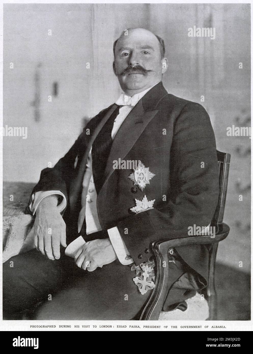 Der Präsident der albanischen Regierung, Essad Pascha (1863-1920), fotografierte bei einem Besuch in London während des Ersten Weltkriegs. Pascha regierte Albanien nur kurz bis 1916 und wurde 1920 im Exil ermordet. Stockfoto