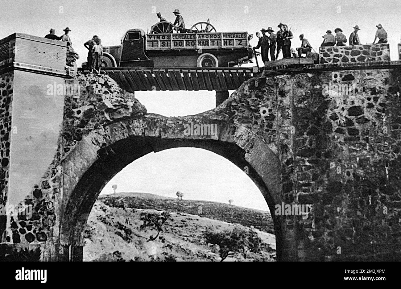 Improvisierte Brücke, nahe Cordoba; spanischer Bürgerkrieg 1936. Stockfoto