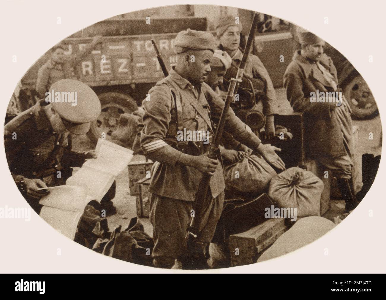 Ein marokkanischer Unteroffizier von General Francos Armee von Afrika, nahe Madrid, zu Beginn des Spanischen Bürgerkriegs. Stockfoto