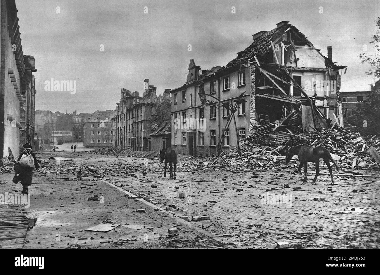 Beschädigte Straße in Aachen; 2. Weltkrieg 1944. Stockfoto