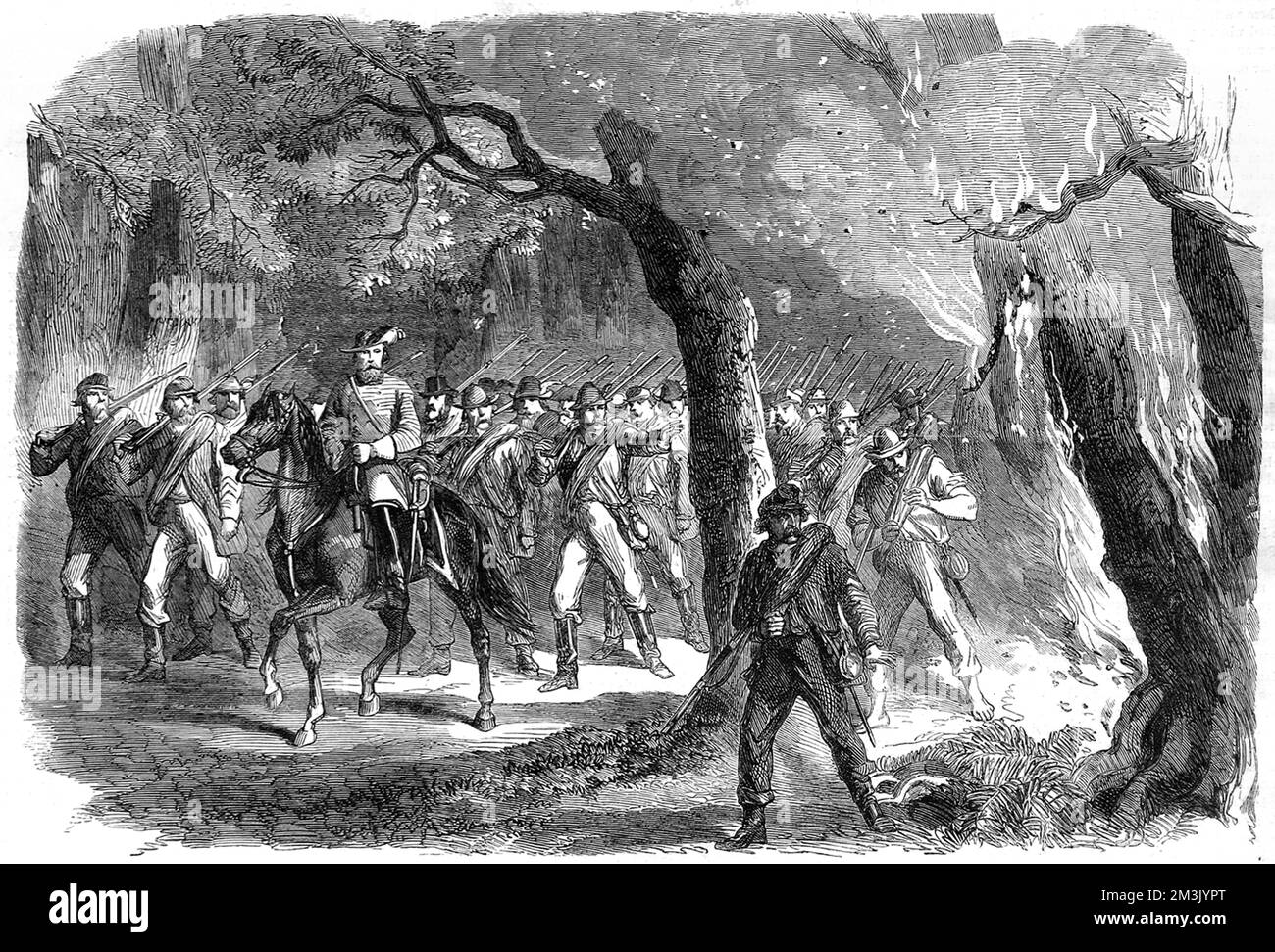 Eine dramatische Nachtszene mit Säulen konföderierter Truppen, die durch einen Wald marschieren, von dem ein Teil in Flammen steht. Datum: 1864 Stockfoto