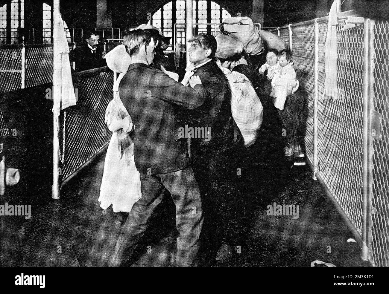 Einwanderer auf Ellis Island, New York, 1911. Stockfoto