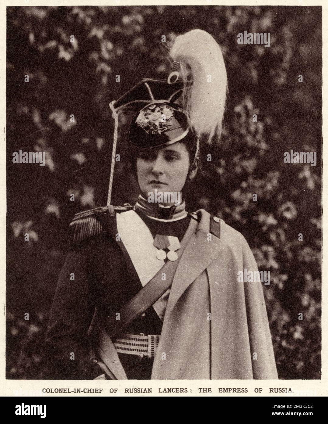 Alexandra Feodorowna (1872-1918), Kaiserin Russlands als Ehefrau von Nicholas II., in Uniform, Oberst der russischen Lancers. Datum: 1914 Stockfoto