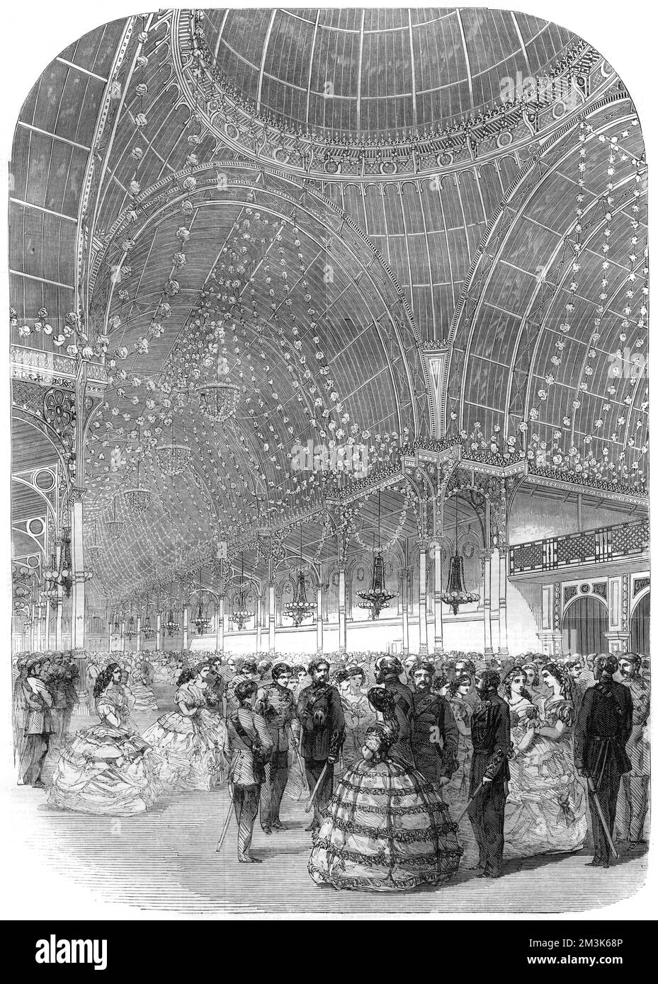 Volunteer's Ball in der Floral Hall in Covent Garden, London. Dieses Bild zeigt die Freiwilligen in ihren Uniformen und ihre Partner in formellen Abendkleidern. Die Floral Hall war und ist ein Gebäude aus edlem Eisen und Glas. 1860 Stockfoto