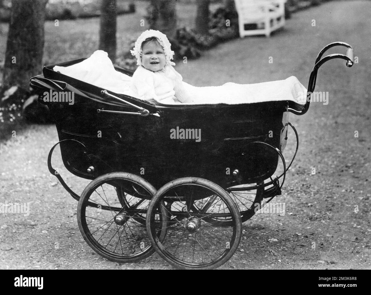 Prinzessin Elizabeth von York (die zukünftige Königin Elizabeth II.) im Juni 1927 14 Monate alt. Datum: c.1927 Stockfoto
