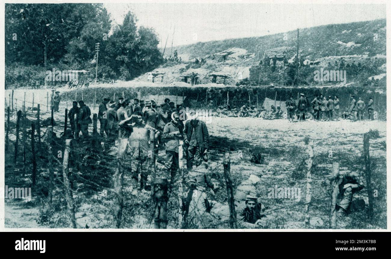 Deutsche Gefangene bei ihrer Ankunft in der britischen Second Line an der Westfront. Datum: 1916 Stockfoto