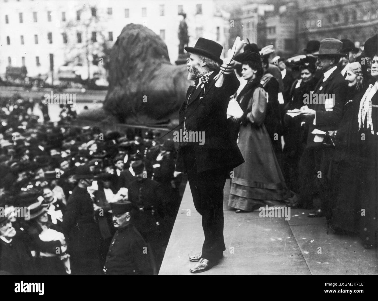 James Keir Hardie (1856-1915), schottischer Labour-Führer und Politiker, hält eine Rede am Trafalgar Square, London. Datum: 1908 Stockfoto