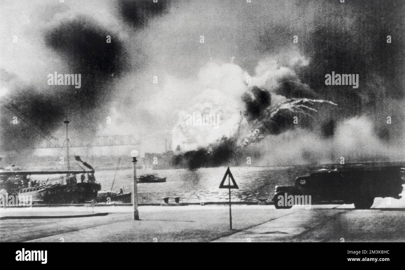 Das Foto zeigt den japanischen Angriff auf Pearl Harbour in Hawaii 1941, der den Krieg im Pazifik auslöste. Datum: 21.. Februar 1942 Stockfoto