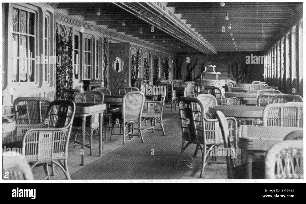Dieses Foto zeigt das Terrassencafé auf der Titanic. Das Schiff übertraf alle Rivalen in Größe und Luxus. 20.. April 1912 Stockfoto