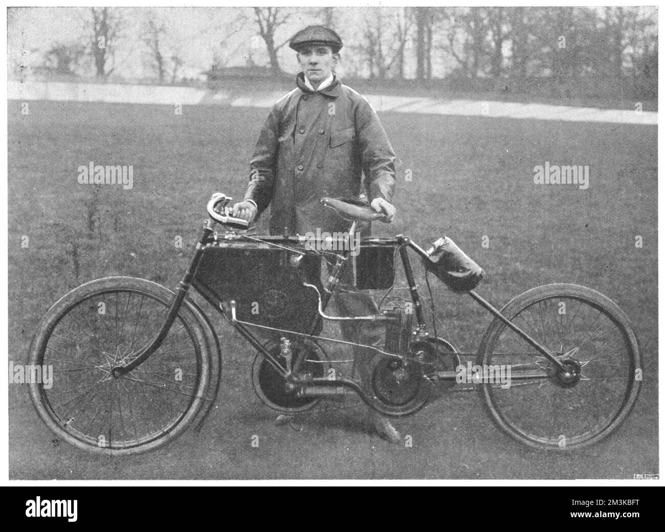 Mr. Jarrott, Gewinner des 2-Meilen-Motorrad-Rennens am 29. 1897. November in England. Datum: 1897 Stockfoto