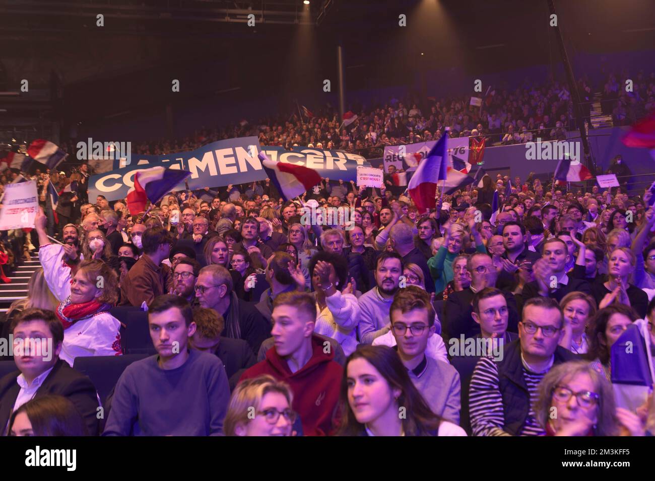 Paris, Frankreich. 4. Dezember 2022. Eric Zemmour spricht auf der Jahrestagung der Wiedervereinigung im Palais des Sports de Paris, Frankreich. Stockfoto