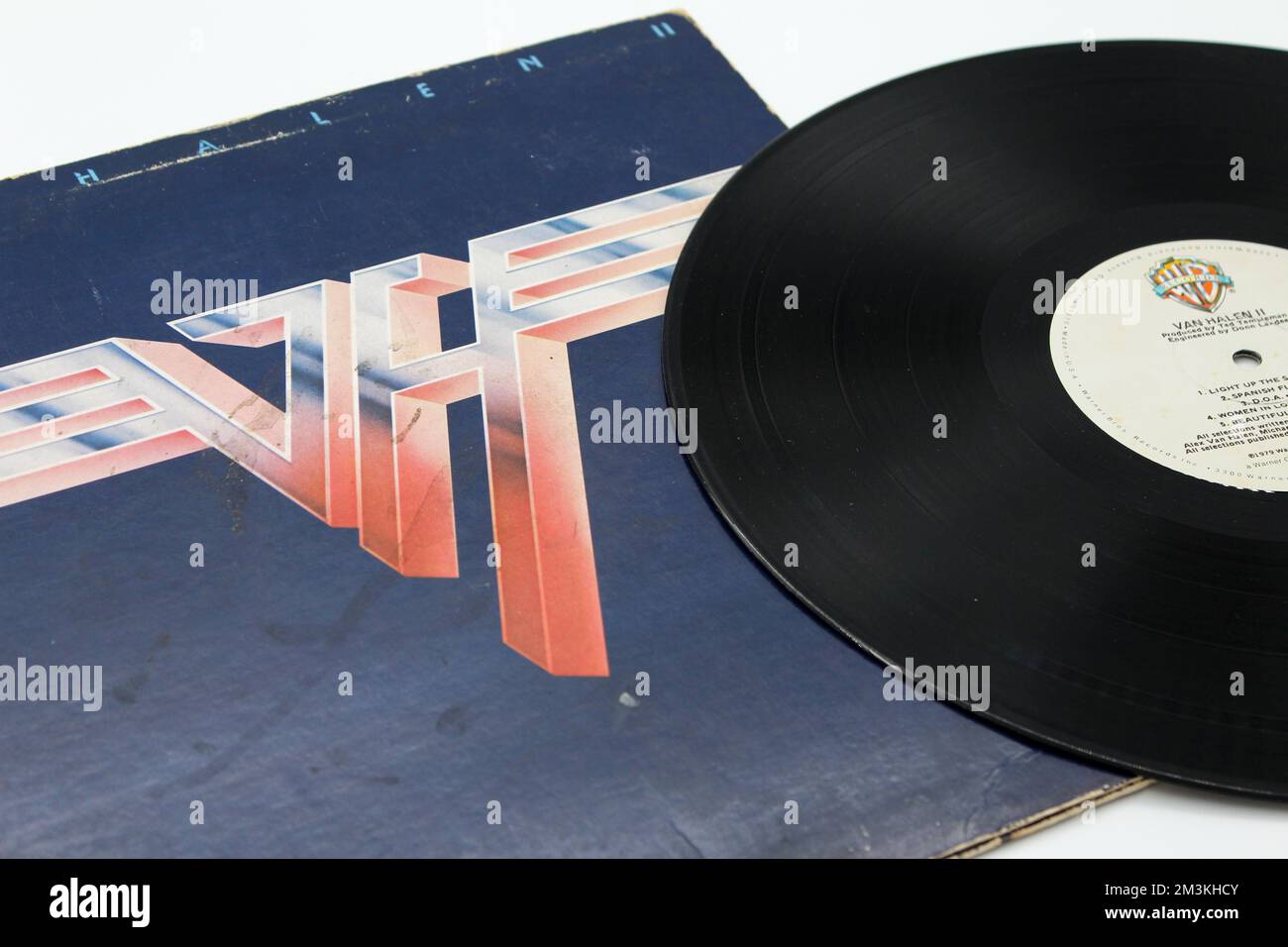 Hard Rock, Heavy Metal und Glam Metal Band, Van Halen Musikalbum auf Schallplatten-LP-Disc. Titel: Albumcover van Halen II Stockfoto