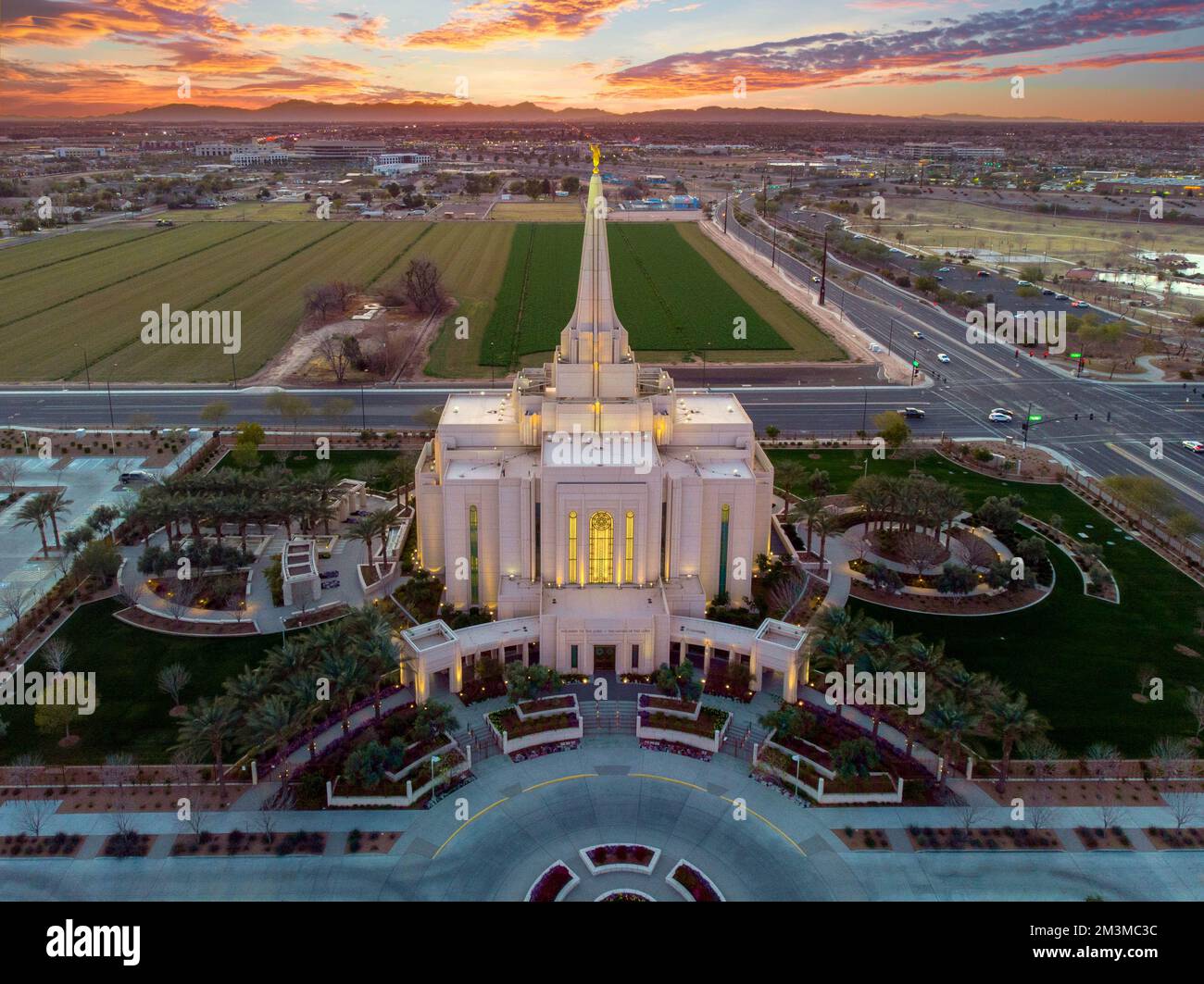 Gilbert LDS Tempel bei Sonnenuntergang Stockfoto