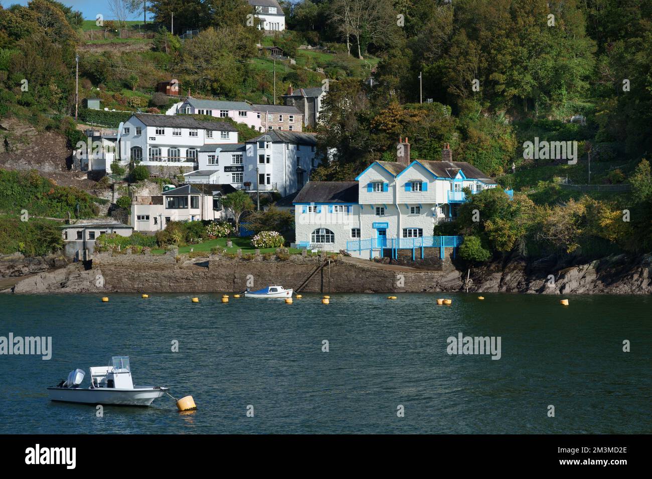 Die hübschen Hafendörfer Fowey und Polruan an der südlichen Cornish Coast. Stockfoto