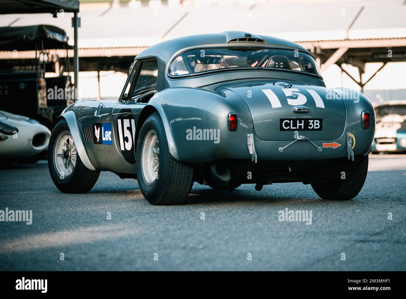 1964 AC Cobra Read Shot in Paddock Stockfoto