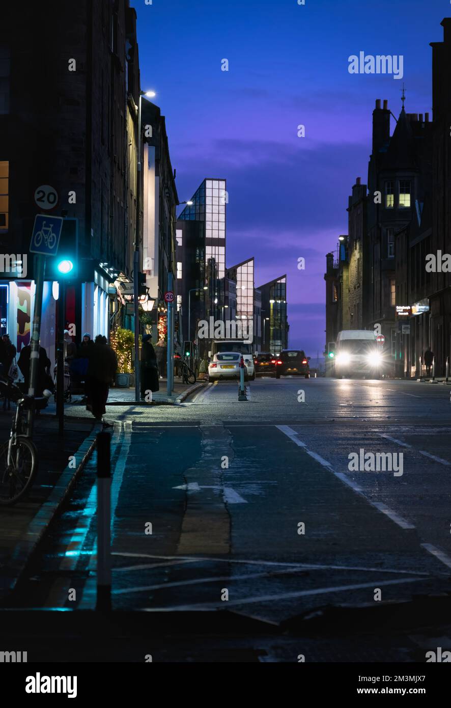 Edinburgh, Schottland, Großbritannien - National Library of Scotland Causewayside von Andrew Merrylees Associates in der Abenddämmerung Stockfoto