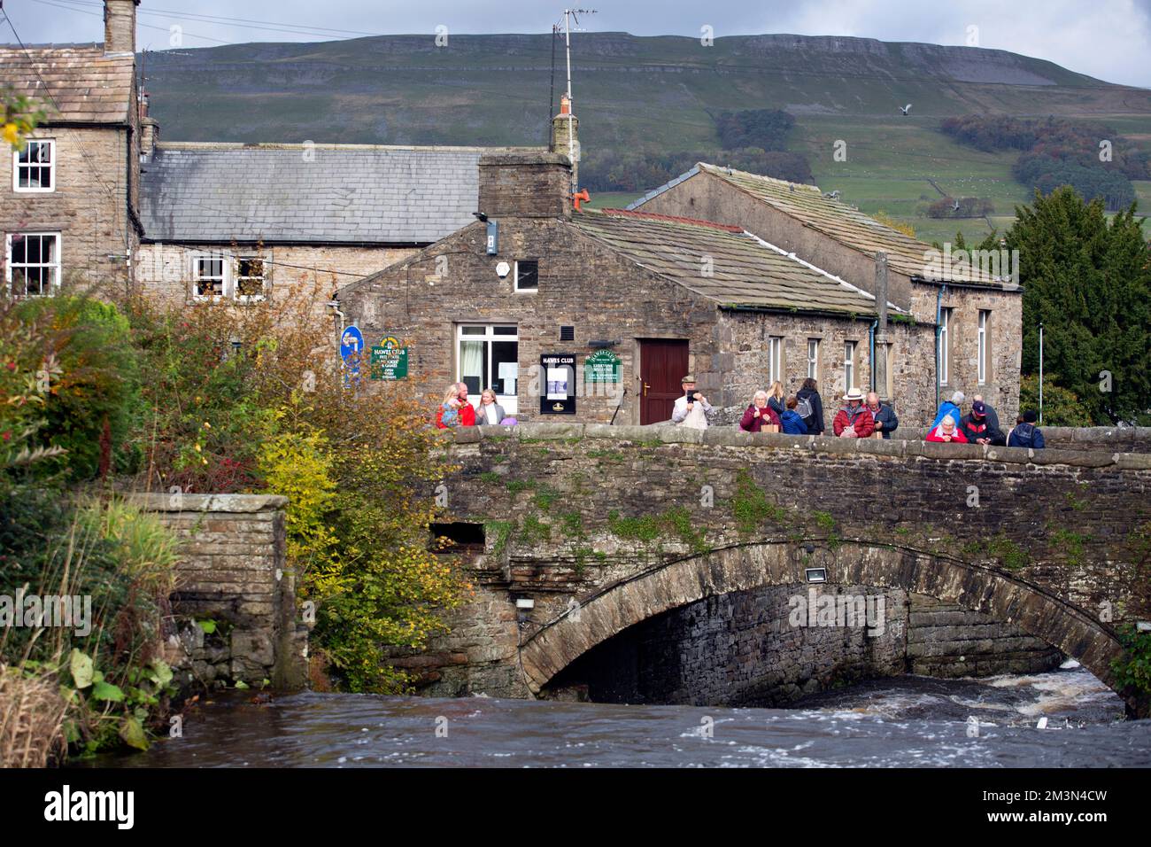 Die Marktstadt Hawes im Bezirk Richmondshire von North Yorkshire, dem Wahlkreis von Premierminister Rishi Sunak. Stockfoto