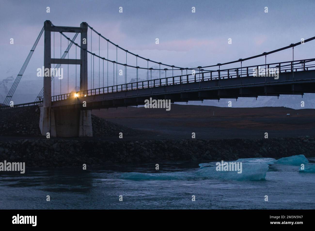 Transportbrücke über Meeresgulf Landschaftsfoto Stockfoto