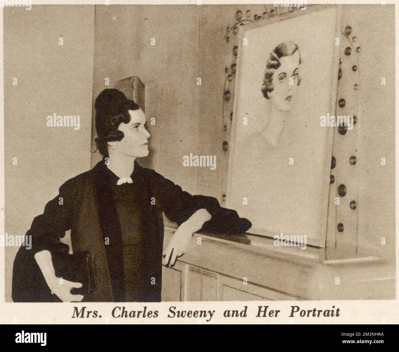 Mrs. Charles Sweeny denkt über ihr Porträt nach Stockfoto