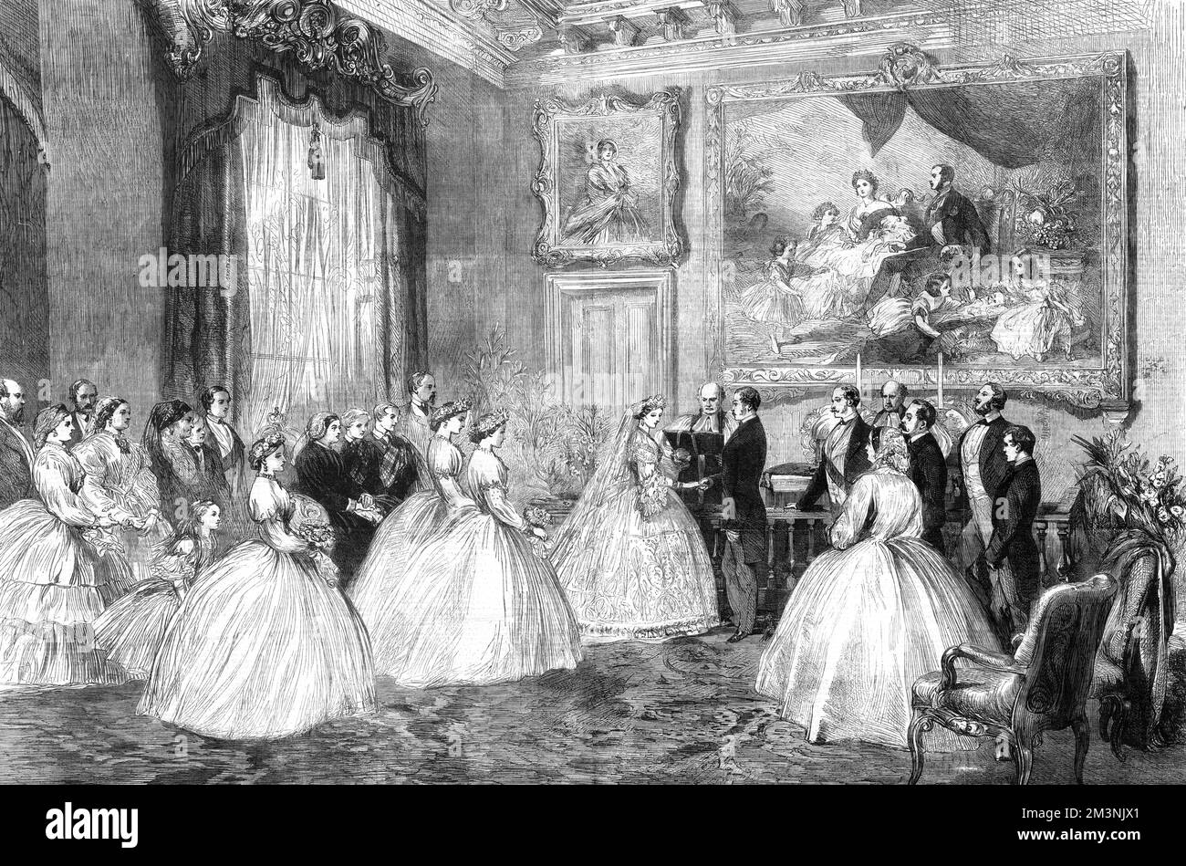 Die Hochzeit von Prinzessin Alice, dem dritten Kind und der zweiten Tochter von Königin Victoria, mit Prinz Louis von Hesse-Darmstadt, im Speisesaal des Osborne House, der königlichen Residenz auf der Isle of Wight. Zwischen der Ankündigung ihrer Verlobung und der Hochzeit selbst war der Prinz Consort Albert im Dezember 1861 gestorben, und die anschließende lange Trauerzeit überschattete die Zeremonie, eine Stimmung, die durch das trostlose Wetter an diesem Tag nicht unterstützt wurde. Über dem Altar befindet sich das gefeierte Gemälde von Winterhalter von Königin Victoria, Albert und den königlichen Kindern, und über der Tür auf der linken Seite ist ein Porträt von Stockfoto