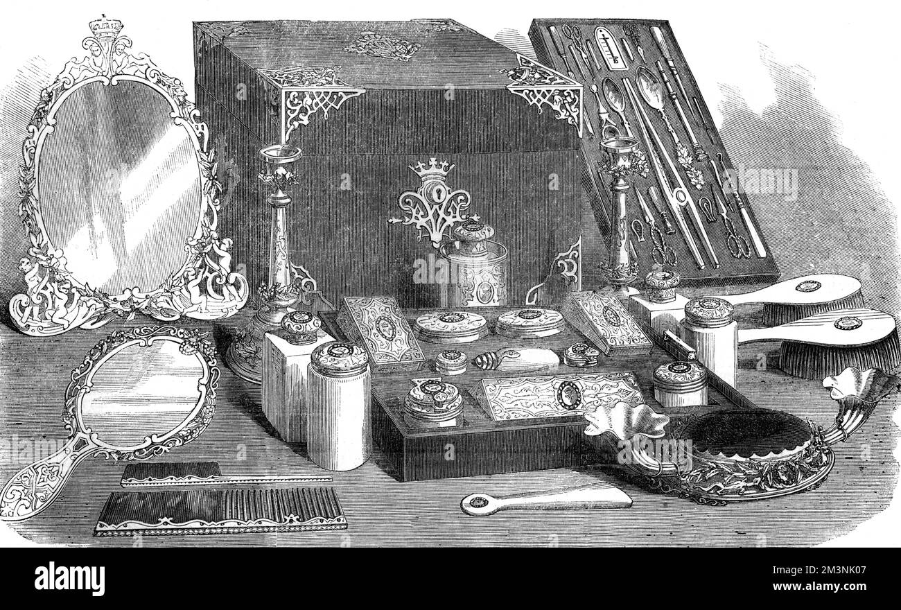 Princess Royal's Dressing Case, ein Hochzeitsgeschenk der Herzogin von Kent, anlässlich der Hochzeit von Victoria(Vicky) mit Prinz Friedrich William von Preußen im Jahr 1858. Hergestellt von Mr. West of St James' Street, waren die Pinsel aus reinem Elfenbein, die Kämme der feinsten Schildkröte und die Flaschen aus Opalglas. Datum: 1858 Stockfoto