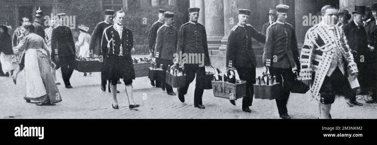 Wein auf der königlichen Hochzeit in Berlin, 1913 Stockfoto