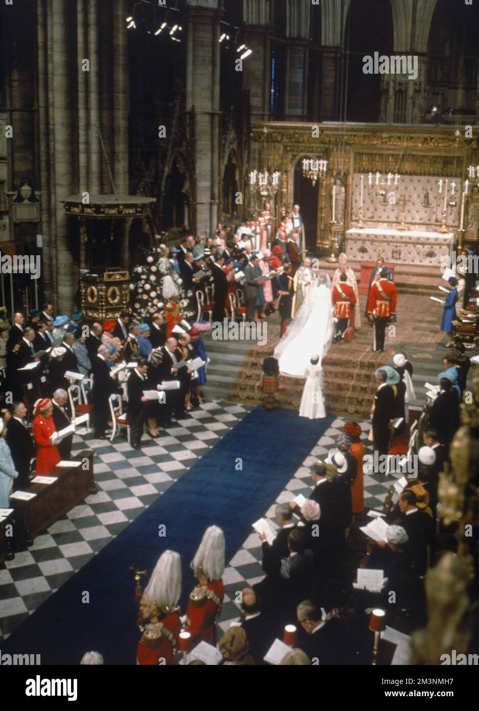 Die Heirat von Prinzessin Anne mit Mark Phillips, einem Lieutenant der 1. Queen's Dragoon Guards, in Westminster Abbey am 14.. November 1973. Datum: 1973 Stockfoto