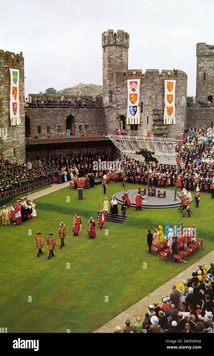 Die Einsetzung von Charles, Prince of Wales, im Caernarvon Castle im Jahr 1969 mit einem guten Blick auf das Plexigrondach, das speziell für die Veranstaltung von Lord Snowdon entworfen wurde. Datum: 1969 Stockfoto