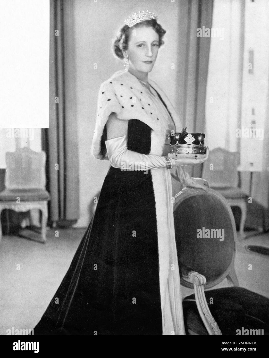 Lady Delamere in ihrem Krönungskostüm Stockfoto