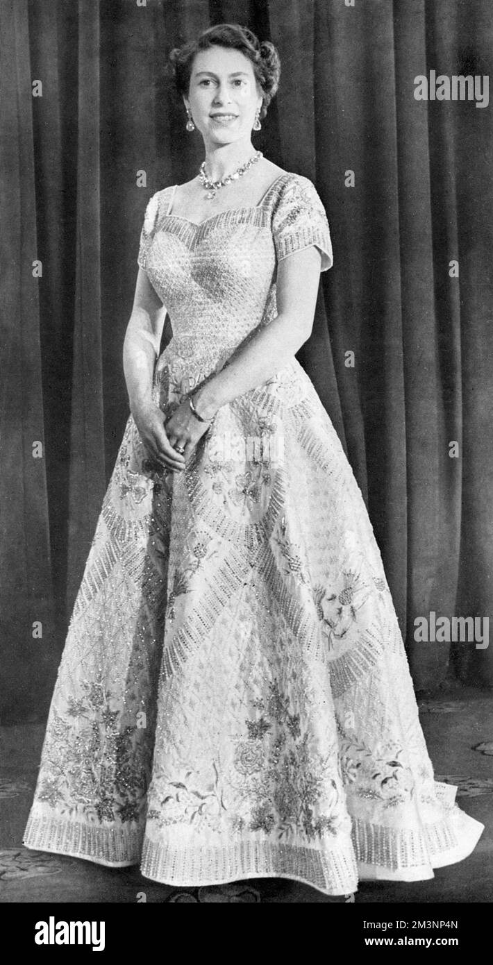 Königin Elisabeth II. In ihrem Krönungskleid Stockfoto