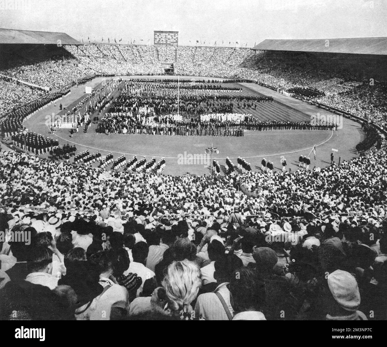 Amerikanische Olympiasieger marschieren um das Wembley Stadium, 1948 Stockfoto