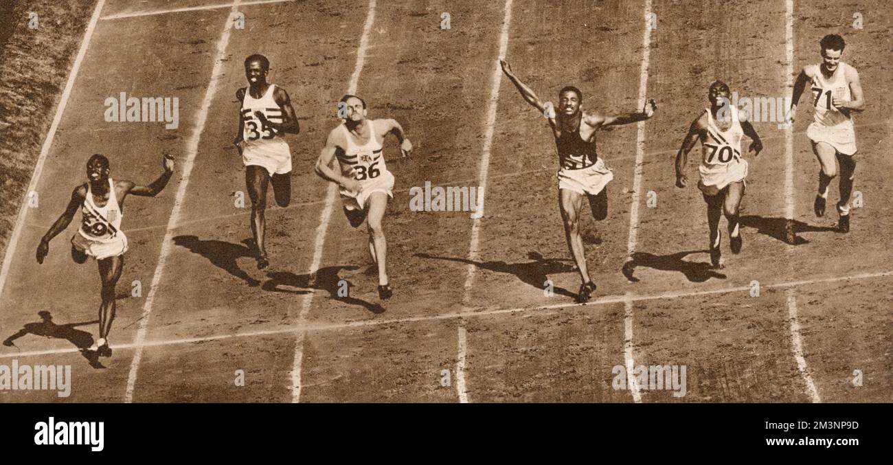 Ein Fotofinale des Finales von 100 Metern. Von links nach rechts: Harrison Dillard (Nr. 69, USA) kam an erster Stelle, E. Macdonald Bailey (Nr. 35) an letzter Stelle, McCorquodale (Nr. 36) an vierter Stelle, Lloyd Labeach (Panama) an dritter Stelle, Norwood Ewell (Nr. 70, USA) an zweiter Stelle und Mel Patton (Nr. 71) an fünfter Stelle. Datum: 1948 Stockfoto