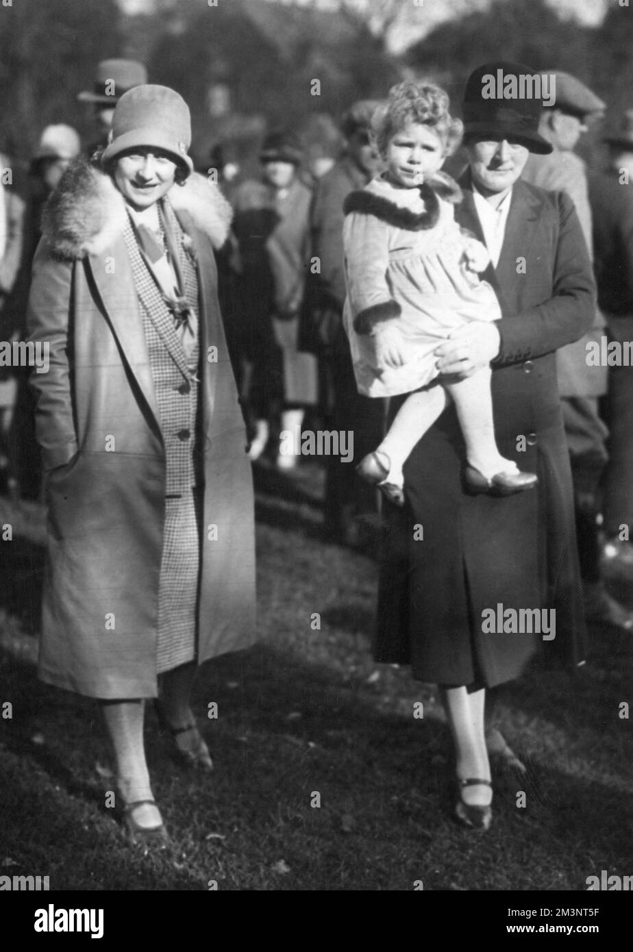 Prinzessin Elizabeth von York (Königin Elizabeth II.) auf einem