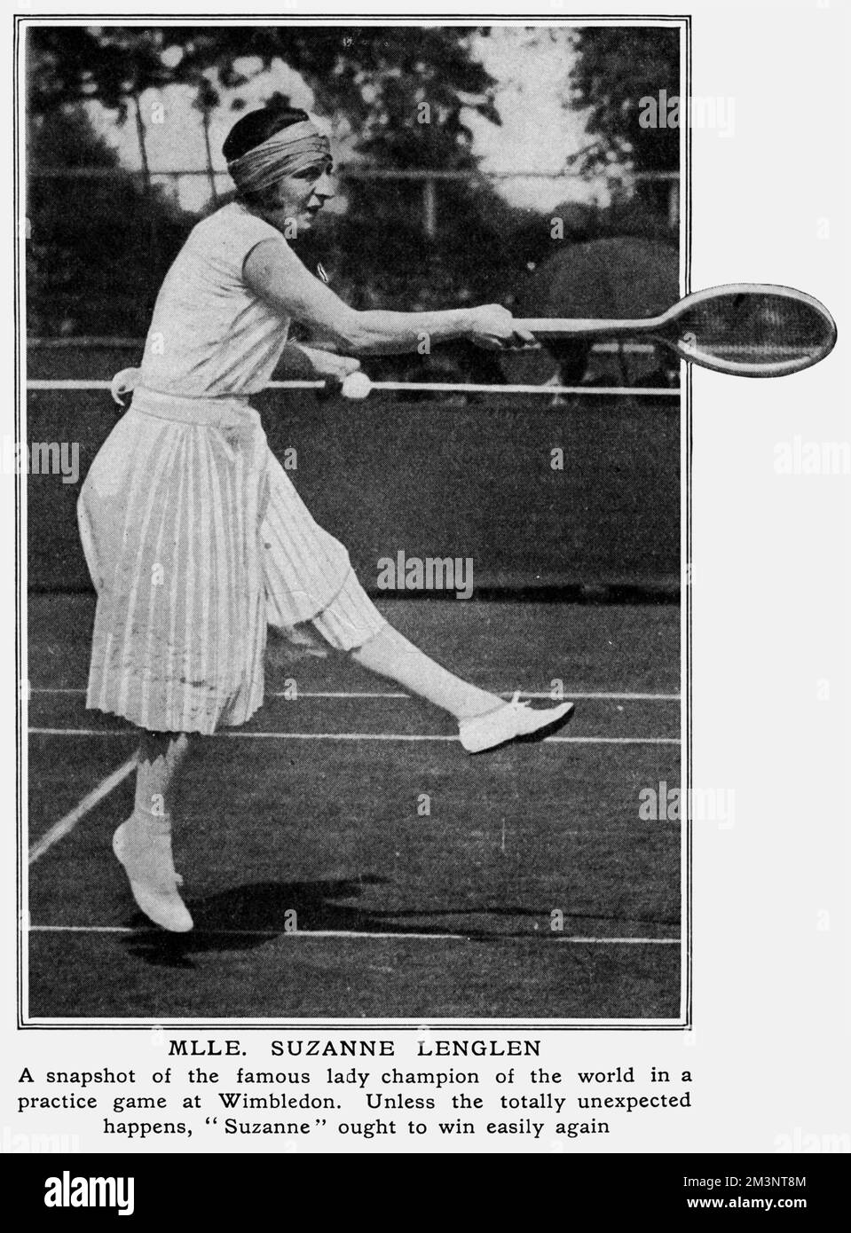 Suzanne Lenglen (1899 - 1938) Französische Tennisspielerin. In einem Übungsspiel in Wimbledon. Datum: 1923 Stockfoto