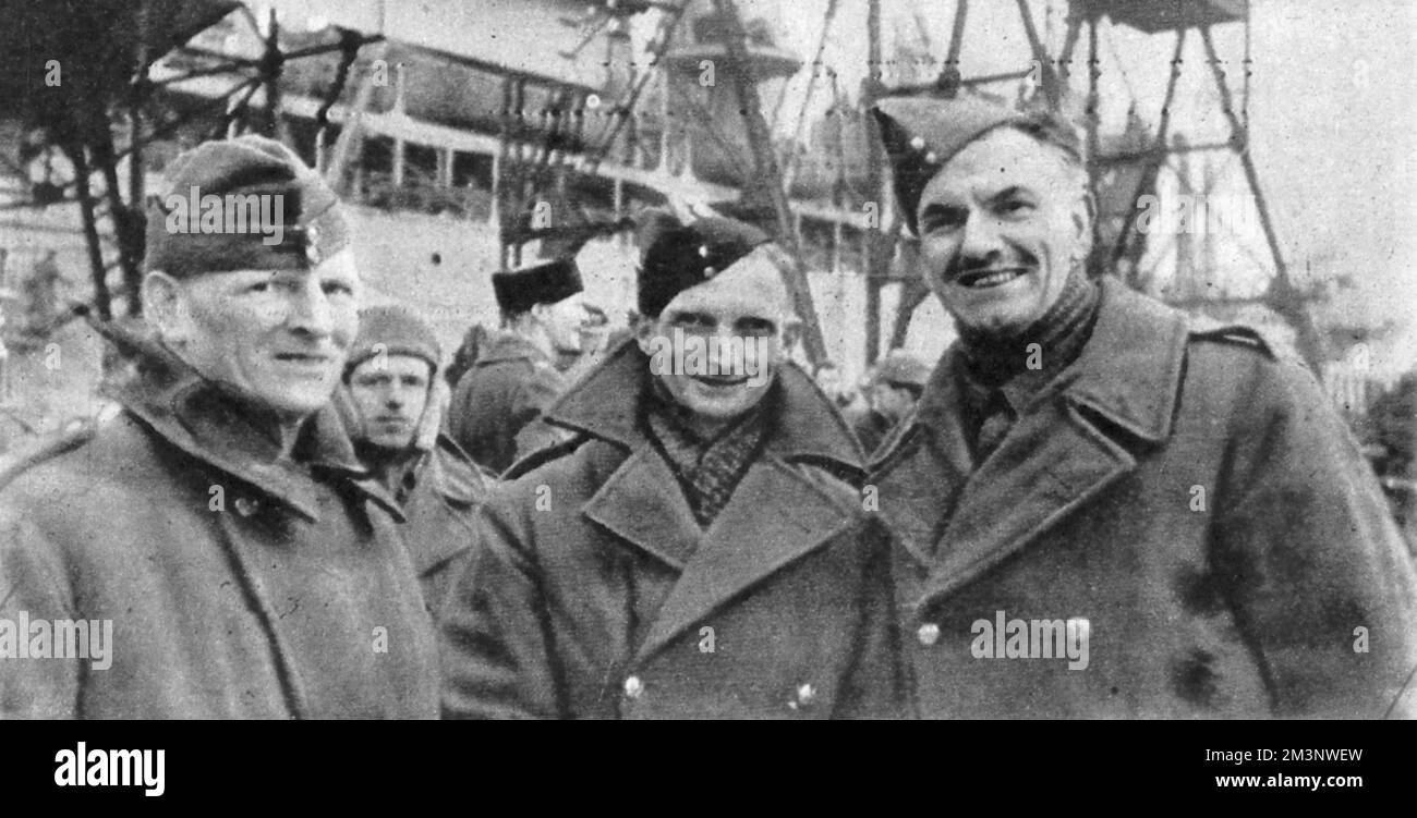Alliierte Kriegsgefangene warten nach ihrer Befreiung durch die russische Rote Armee auf die Repatriierung in Odessa. Die ehemaligen Gefangenen waren durch Europa marschiert oder per Anhalter nach Odessa, dem Hafen am Schwarzen Meer, bevor sie darauf warteten, an Bord eines Truppenschiffs zu gehen. Datum: April 1945 Stockfoto