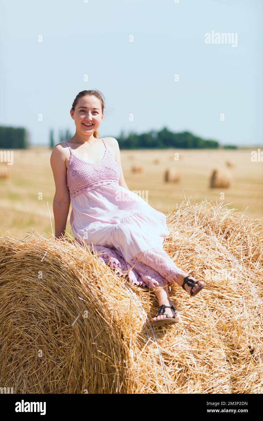 Nahaufnahme einer schönen lächelnden Frau. Stockfoto