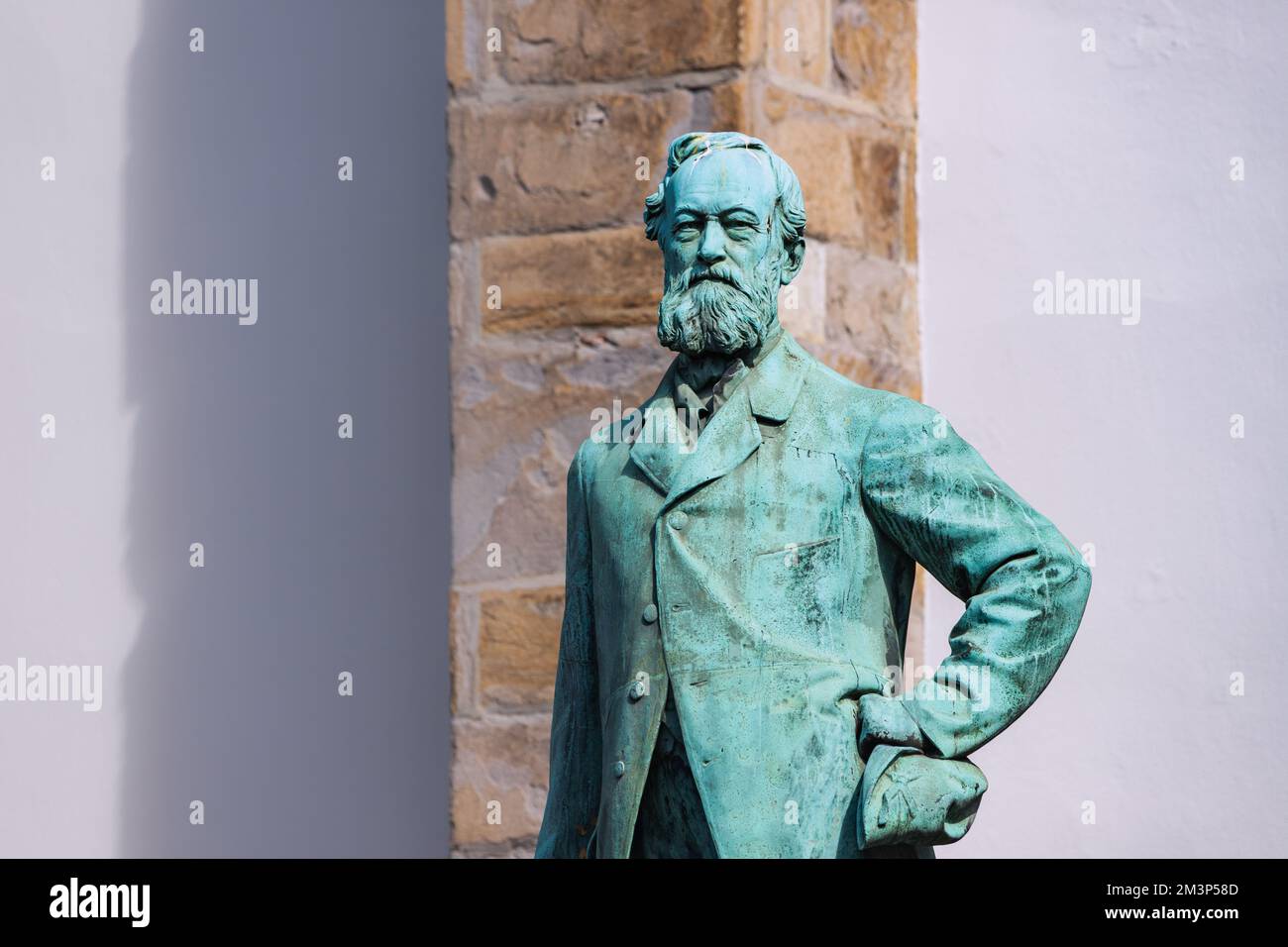 28. Juli 2022, Essen, Deutschland: Alfred Krupp Statue - berühmter Hersteller und Erfinder, bekannt als Cannon King. Stockfoto