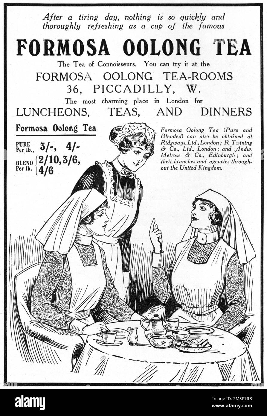 Werbung für Formosa Oolong Tea Rooms, der perfekte Ort, um sich nach einem anstrengenden Tag der Kriegsarbeit zu entspannen, wie diese Krankenschwestern abgebildet. Die Teestube befinden sich in Piccadilly und waren 'der charmanteste Ort in London für Mittag-, Tee- und Abendessen'. Datum: 1917 Stockfoto