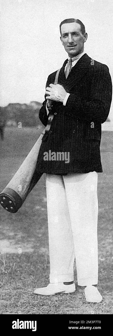 Captain Leslie St. Clair Cheape (1882-1916), britischer Soldat und Polospieler, der als „Englands größter Polospieler“ bezeichnet wird. Er spielte 1911, 1913 und 1914 dreimal für England beim Westchester Cup. Er wurde am 23. April 1916 als Befehlshaber eines Geschwaders der Worcestershire Yeomanry in Ägypten getötet. 1914 auf einem Golfplatz in der Nähe von New York Datum: 1914 Stockfoto