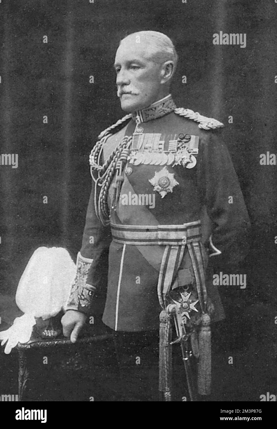 General Sir Horace Smith-Dorrien, nachdem er nach dem Tod von Generalleutnant Sir James Grierson zum Befehlshaber des Zweiten Armeekorps der Britischen Expeditionstruppe ernannt wurde. Datum: 1914 Stockfoto