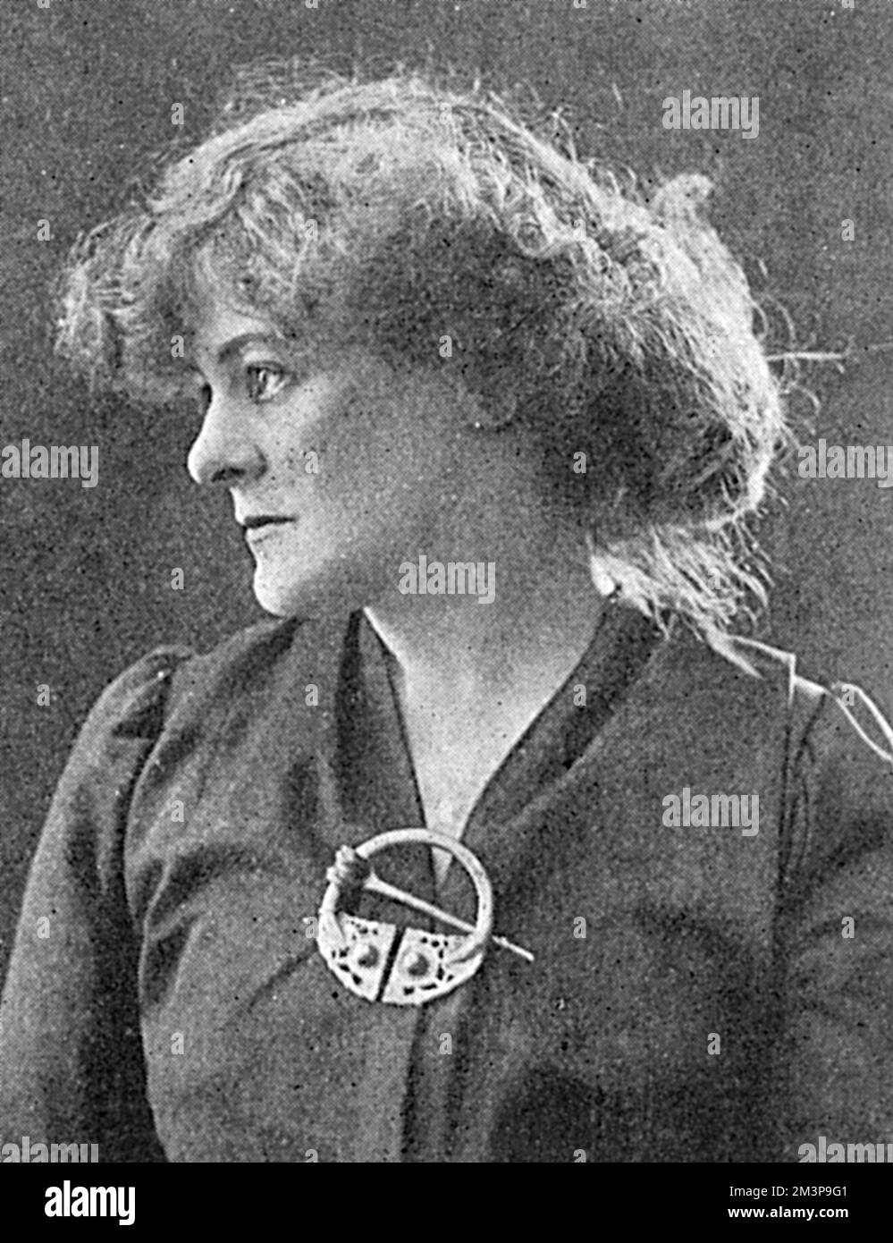 MAUD GONNE irische Schauspielerin und Patriot, das Bild, das sie zu der Zeit, als sie verhaftet wurde, im Zusammenhang mit dem kürzlich entdeckten Sinn Fein deutschen Komplott in Irland. Ihr Mann wurde als Rebell im Aufstieg von Dublin 1916 hingerichtet. Datum: 1918 Stockfoto