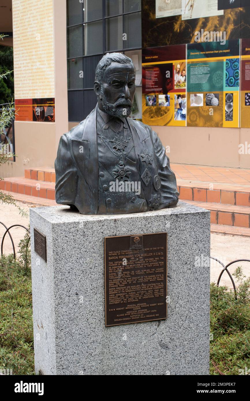 Das National Herbarium Museum of Victoria in den Royal Botanical Gardens in Melbourne, Victoria, Australien. Bronze von Baron Ferdinand von Mueller KCMG Stockfoto
