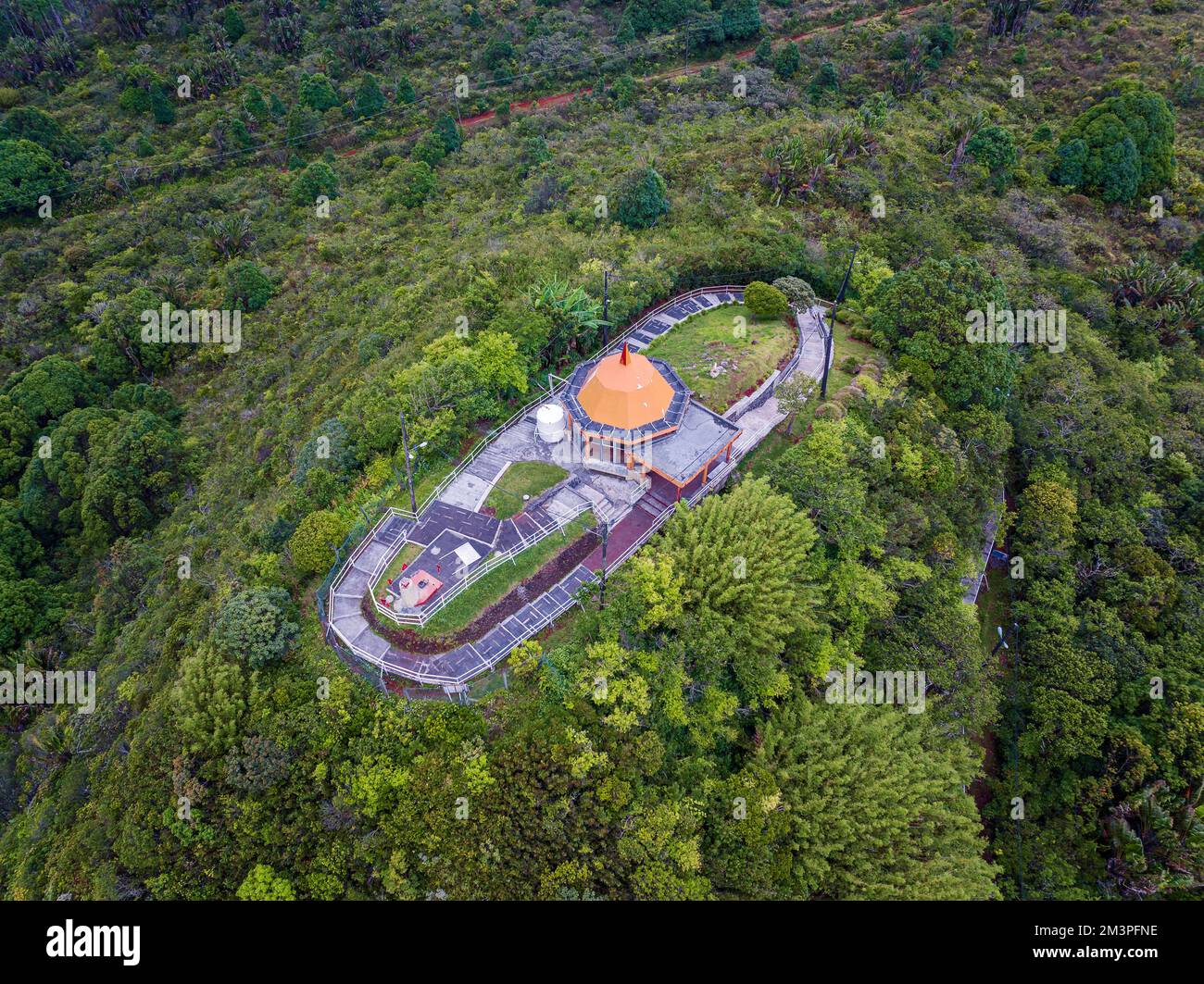 Grand Botschafin ist ein vergänglicher Ort zum Meditieren, Beten und Entspannen. Berühmtes touristisches Reiseziel auf Mauritius. Mehr versteckte Götterstatue in diesem p Stockfoto