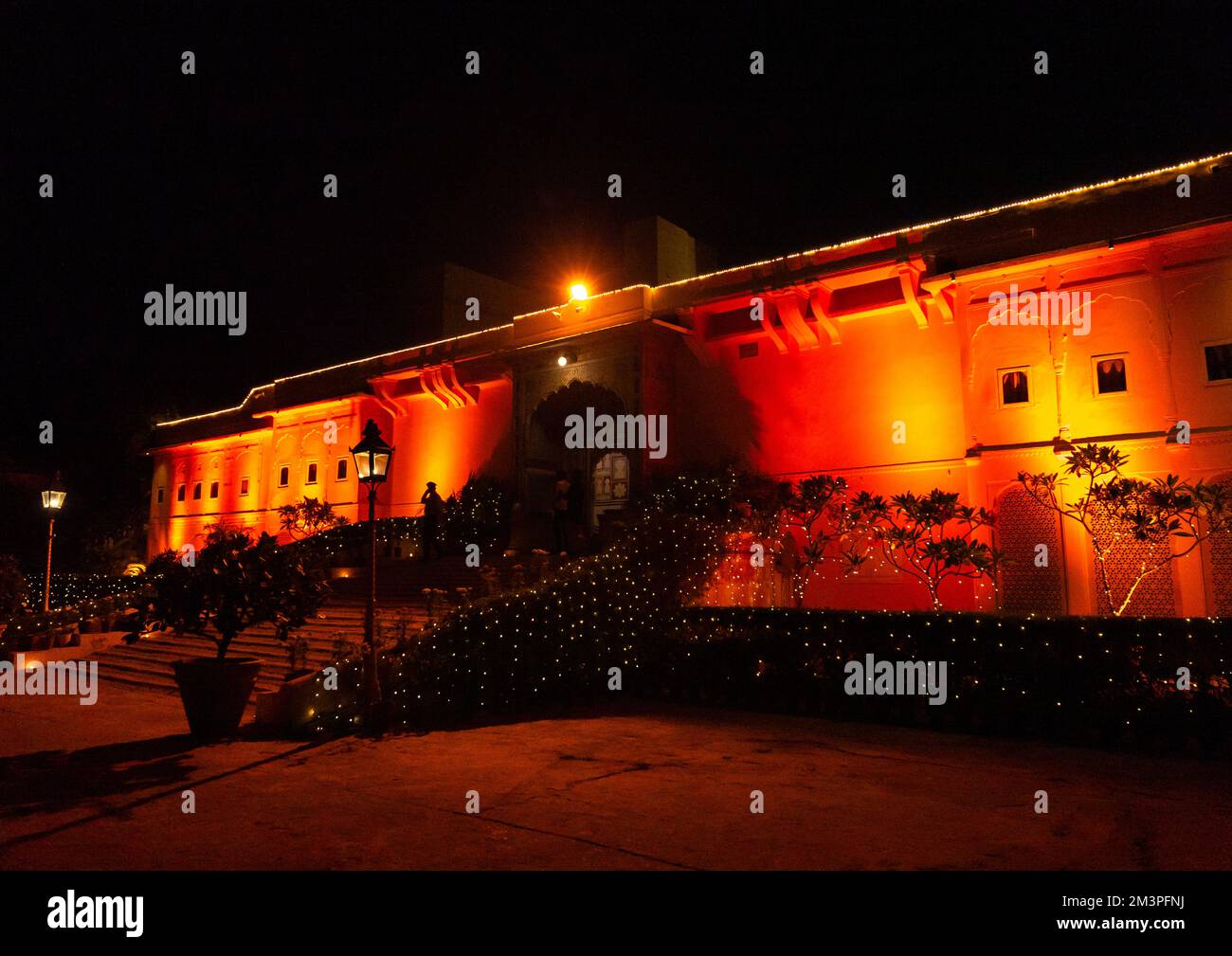 Das Hotel Samode Haveli wurde für das Diwali Festival, Rajasthan, Jaipur, Indien, eingerichtet Stockfoto
